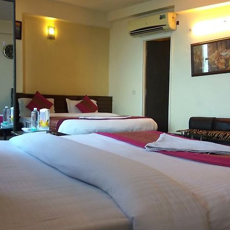 Airport Hotel Port View New Delhi Exterior photo