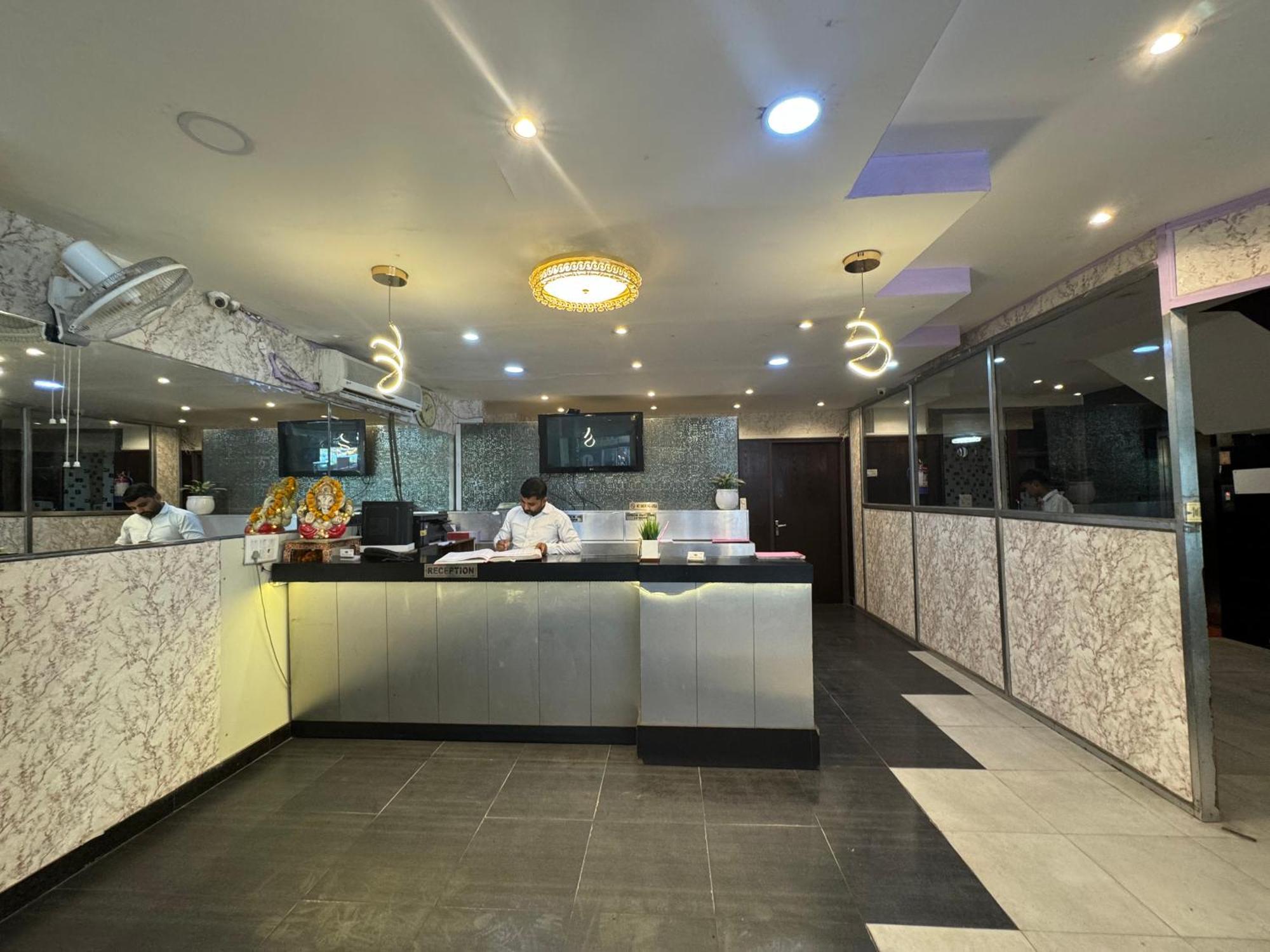 Airport Hotel Port View New Delhi Exterior photo