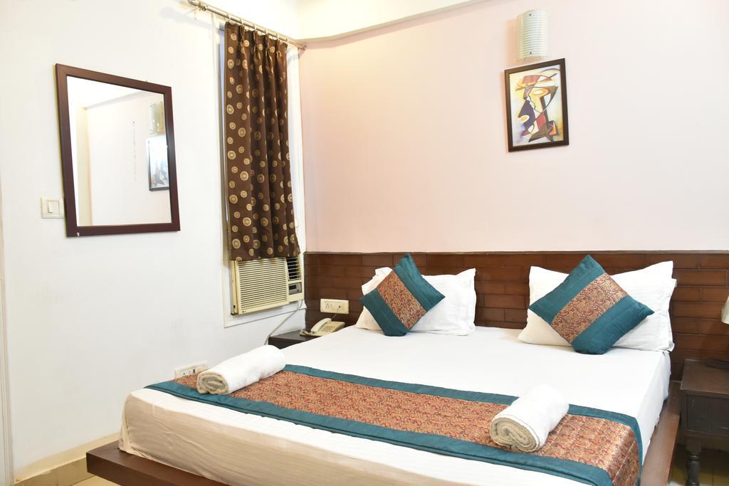 Airport Hotel Port View New Delhi Exterior photo