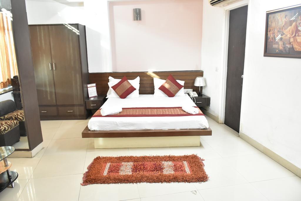 Airport Hotel Port View New Delhi Exterior photo
