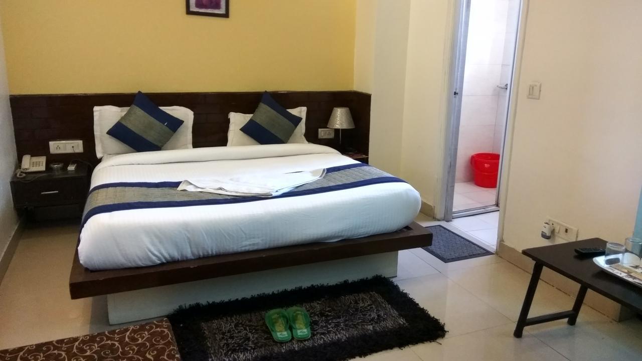 Airport Hotel Port View New Delhi Exterior photo