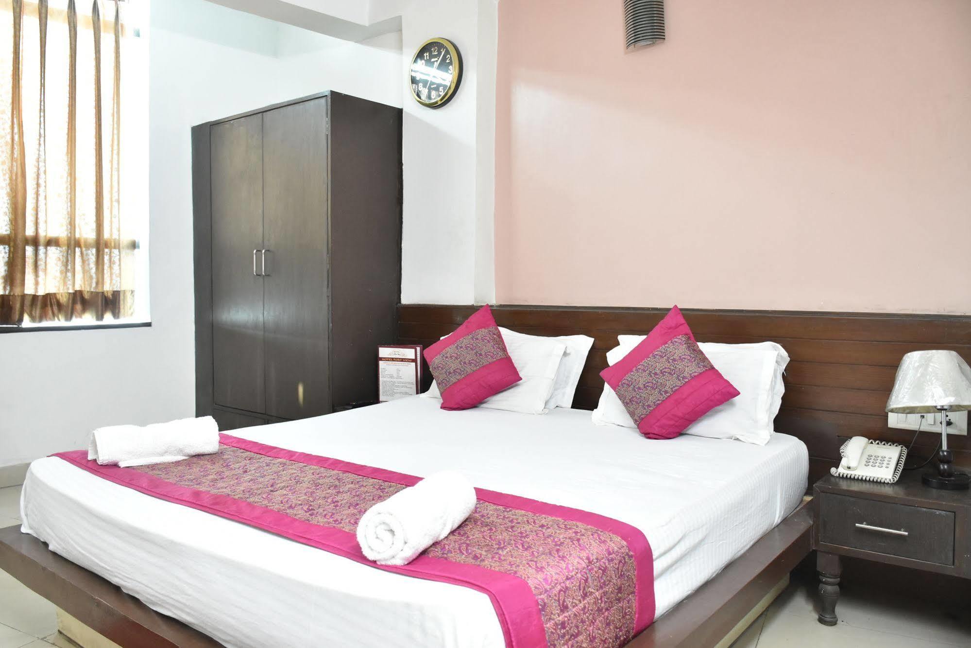 Airport Hotel Port View New Delhi Exterior photo