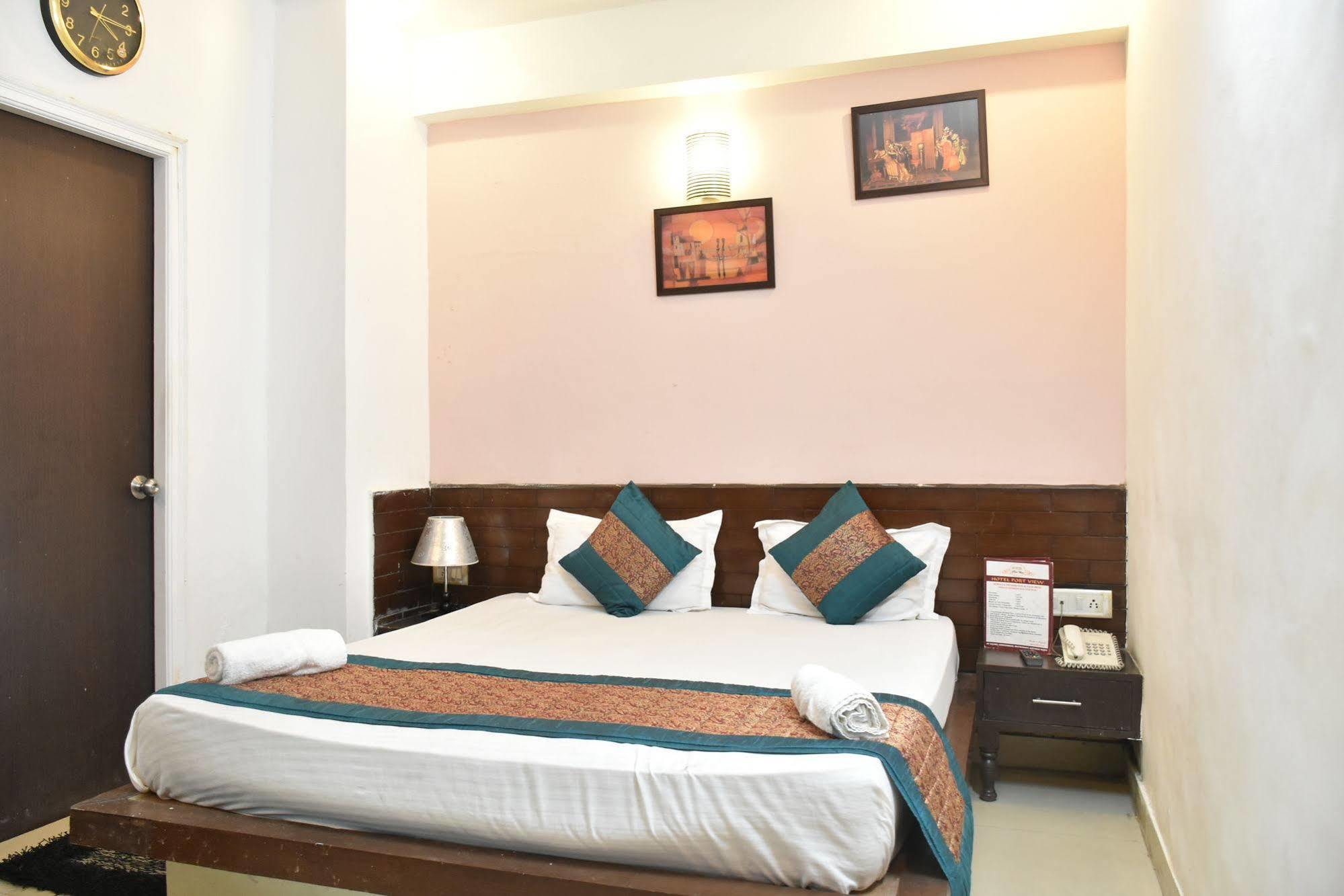 Airport Hotel Port View New Delhi Exterior photo